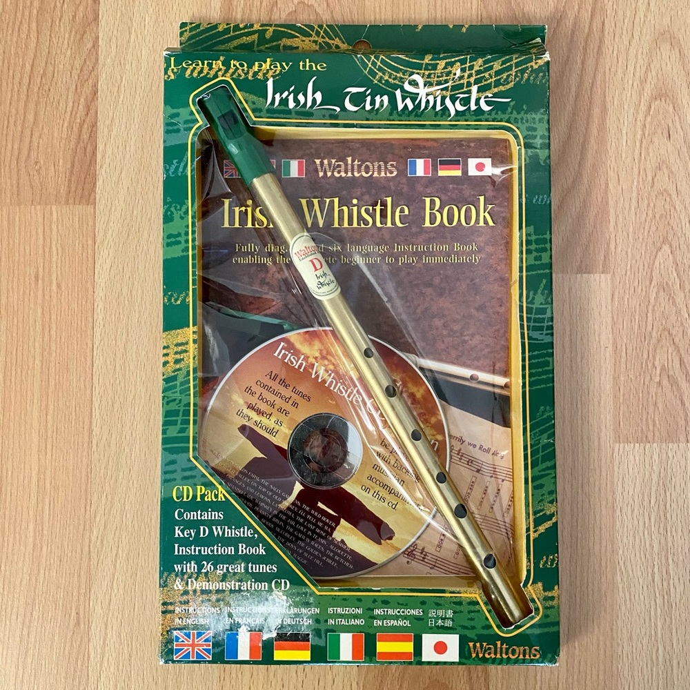 🇨🇮NWOT IRISH Tin Whistle & Book🍀